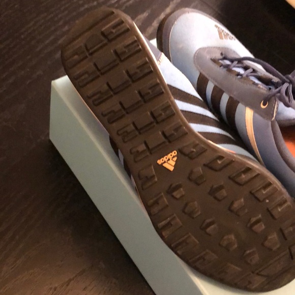 Sneakers - Picture 4 of 4